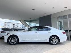 ＬＳ ＬＳ６００ｈ バージョンＬの中古車画像