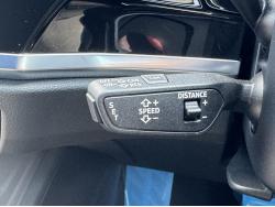 ＲＳ Ｑ３ ベースグレードの中古車画像