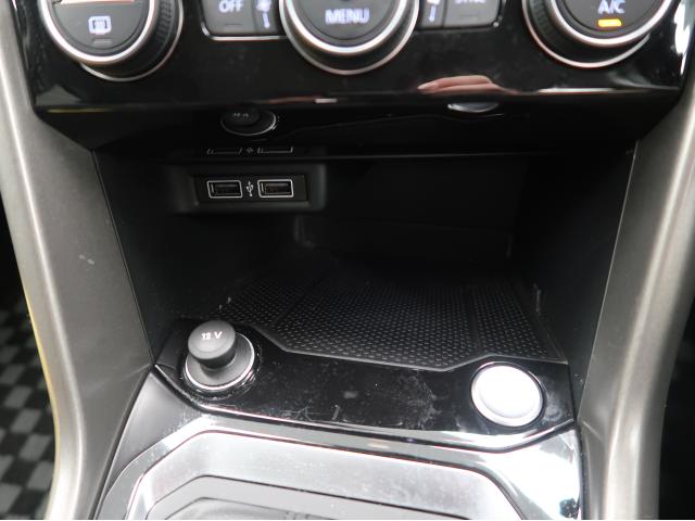 フォルクスワーゲン Ｔ－ロック ＴＤＩ スタイルデザインパッケージ 2.7万Km 229.9万円(大阪府)[814]の中古車詳細